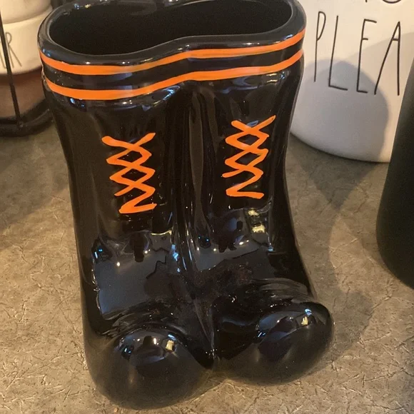 Target witch boots - Picture 2 of 2